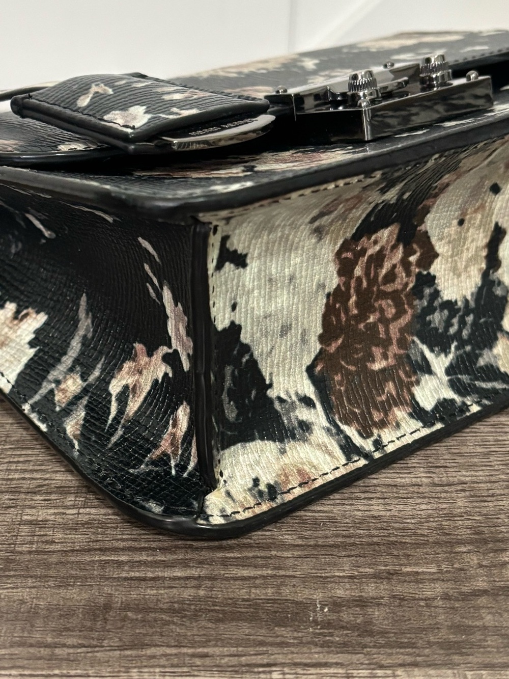 Henri Bendel Waldorf Floral print Mini crossbody bag - Picture 3 of 13